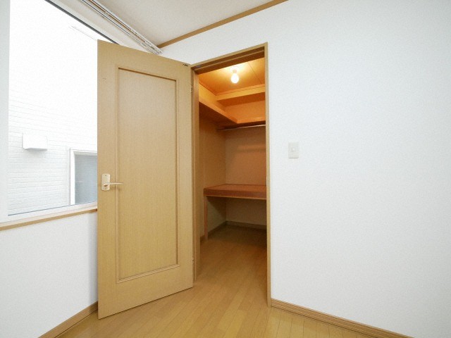 収納　広々ウォークインクローゼットです♪