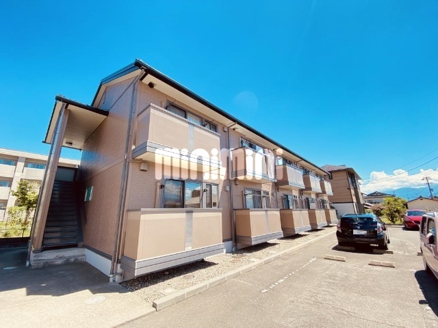 建物外観　全室南向き！トランクルーム完備。