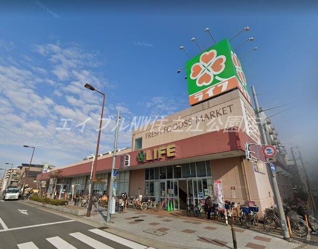 スーパー　ライフ西天下茶屋店（スーパー）まで228m