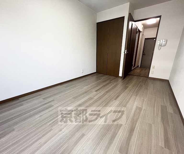 居室・リビング　広々した綺麗なお部屋です。