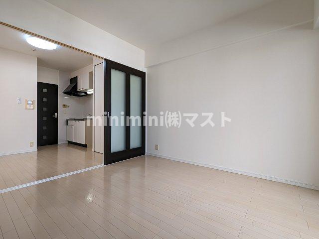 居室・リビング　同マンション内・別居室参考写真