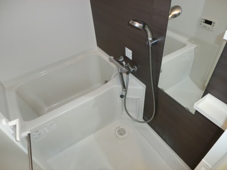 バス・シャワールーム　※別部屋の写真です