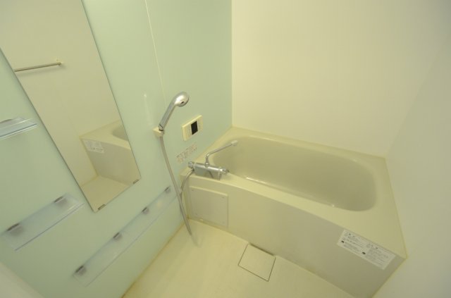 バス・シャワールーム　追い焚き、浴室乾燥機付きで便利！