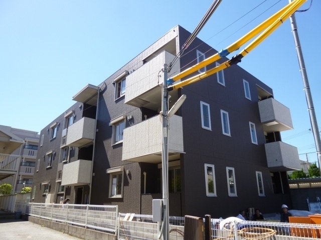 建物外観　オートロック付きで外部からの出入りがなく安心です