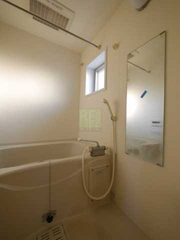 バス・シャワールーム　別部屋の写真参照しております