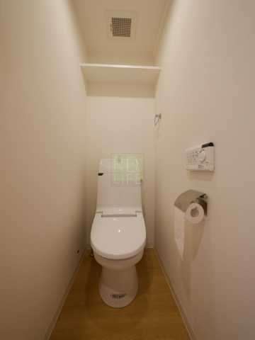 トイレ　別部屋の写真参照しております