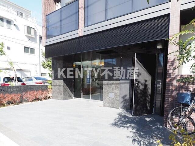 エントランス　ゆとりのあるエントランスです