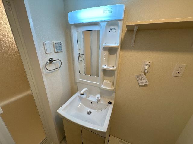 洗面設備　洗髪洗面化粧台