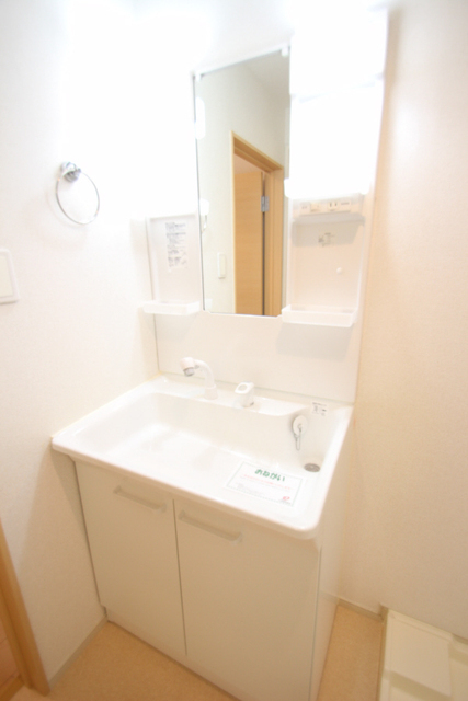 洗面設備　※別室の参考写真です。