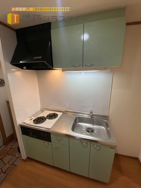 キッチン　２口システムキッチンで自炊もしやすいですね。