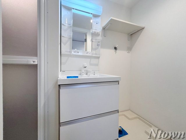 洗面設備　独立洗面台です