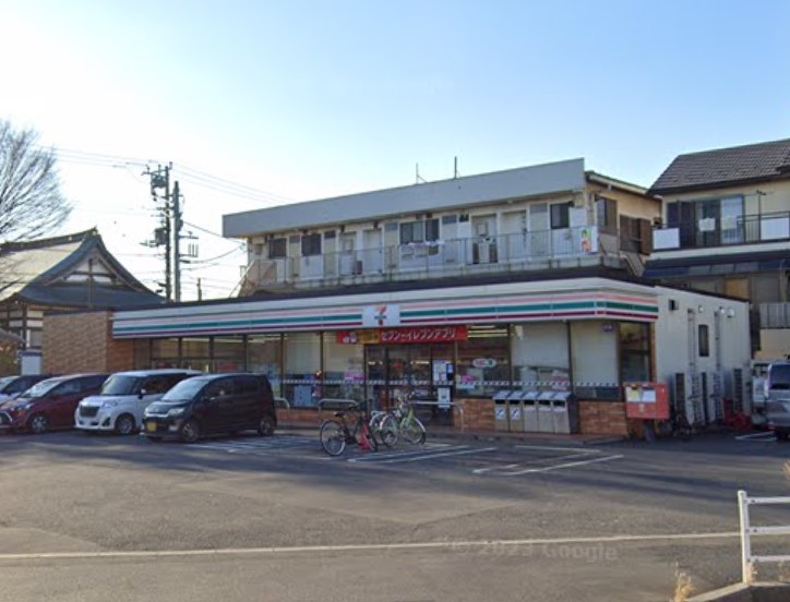 コンビニ　セブンイレブン（コンビニ）まで311m