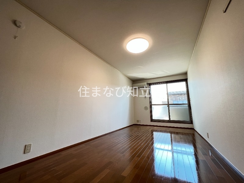 居室・リビング　同型別部屋写真