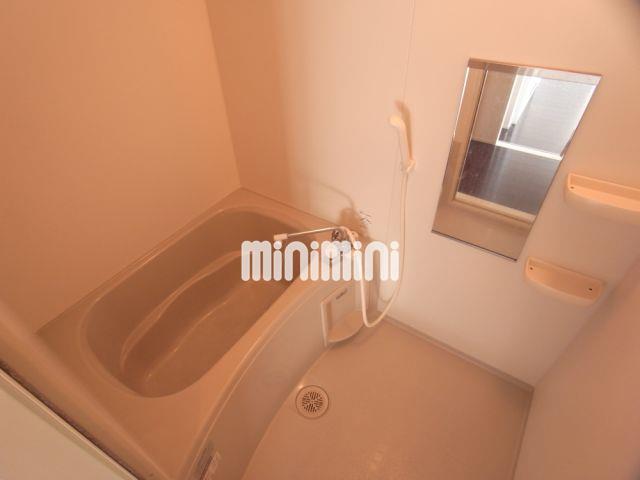 バス・シャワールーム　バスルームです