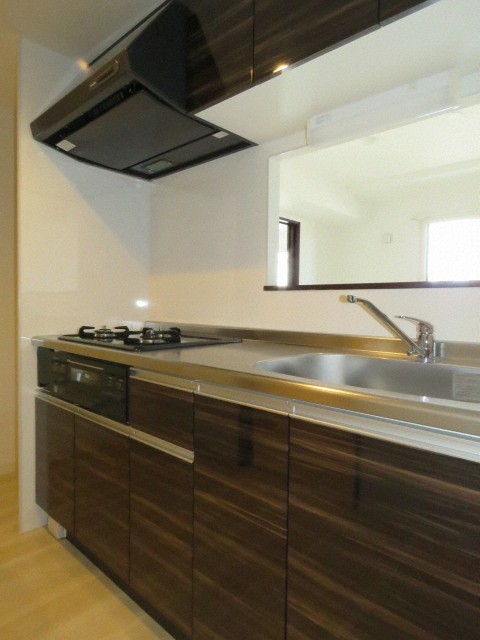 キッチン　人気の対面システムキッチンタイプです！