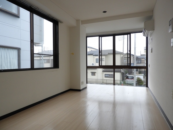 居室・リビング　別号室写真