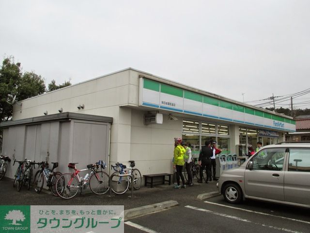 コンビニ　ファミリーマート海田岩蔵街道店（コンビニ）まで580m