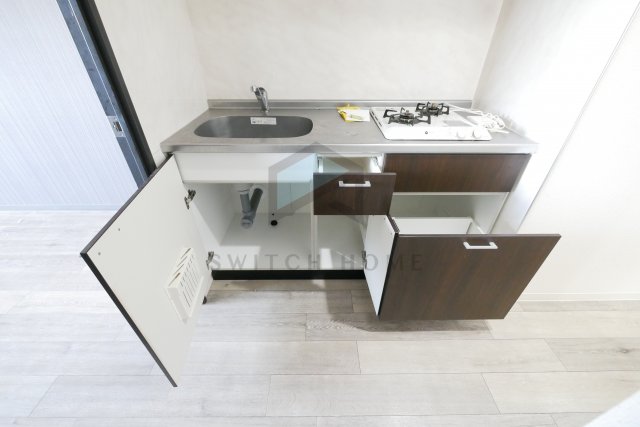 キッチン　コンパクトなキッチンで掃除もラクラク