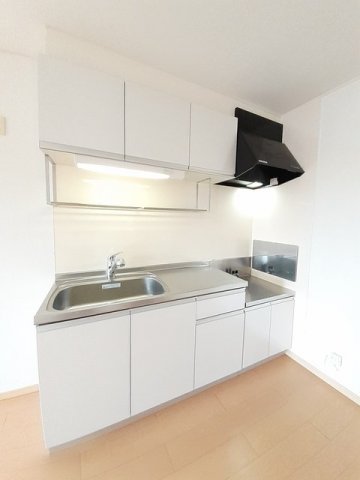 キッチン　コンパクトなキッチンで掃除もラクラク