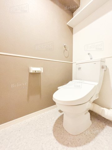 トイレ　嬉しい温水洗浄便座付きです★