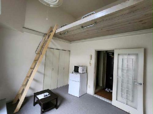 居室・リビング　実際のお部屋と異なる場合がございます。