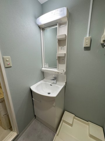 洗面設備　脱衣スペースもあります