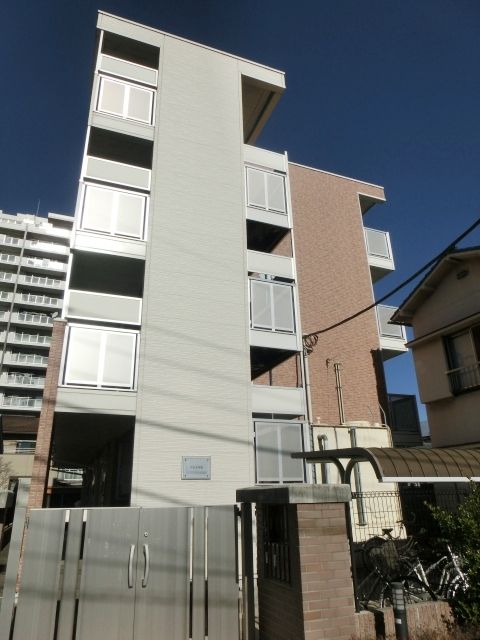 建物外観　１５分圏内で３路線３駅利用可能