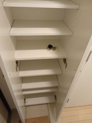 玄関　沢山入るシューズＢＯＸです