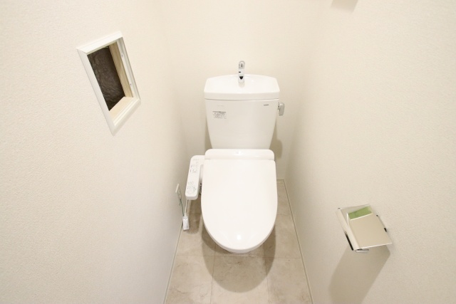 トイレ　※別室の参考写真の為、現況優先です。