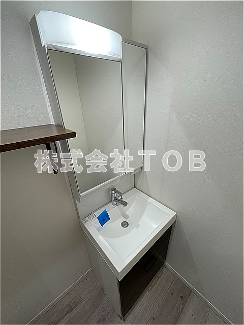 洗面設備　2面鏡　シャンプードレッサー