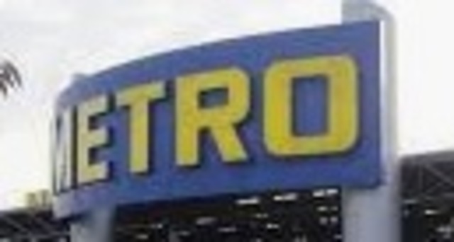 スーパー　METRO市川店（スーパー）まで235m