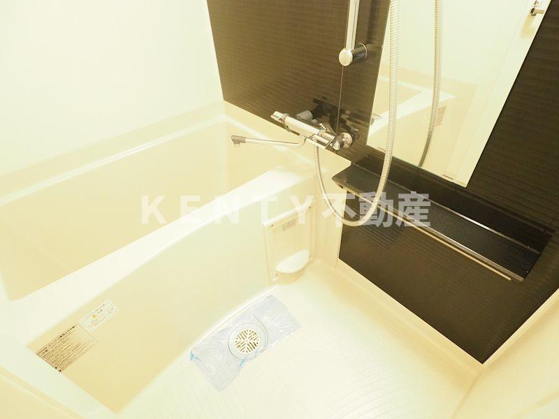 バス・シャワールーム　落ち着いた空間のお風呂です