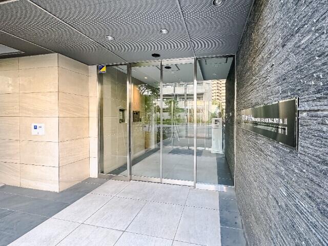 エントランス　ゆとりのあるエントランスです