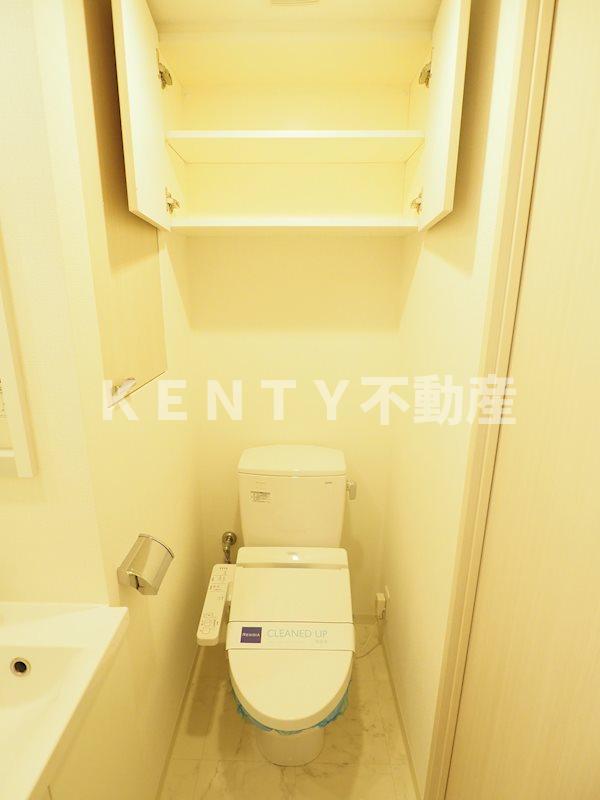 トイレ　落ち着いた色調のトイレです