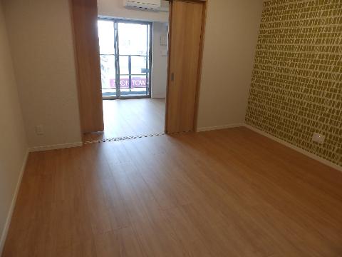 居室・リビング　室内