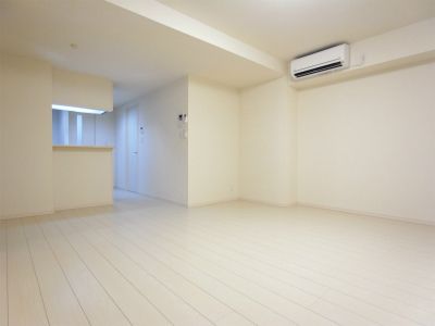 居室・リビング　☆明るい居間☆