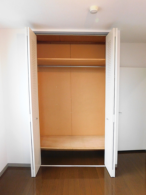 収納　洋室5.5帖収納は人気のクローゼット仕様！