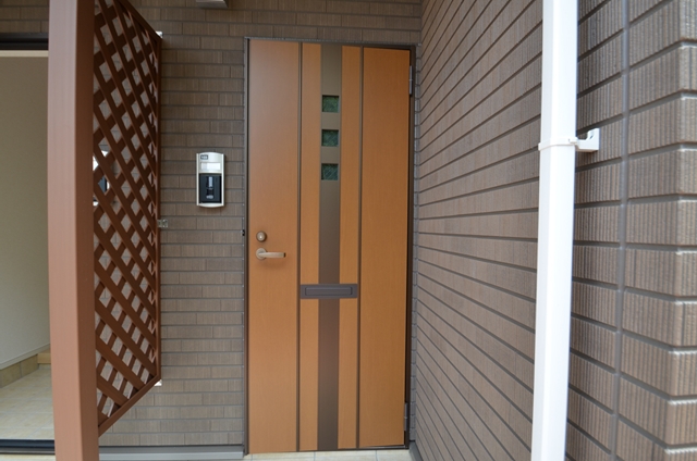 エントランス　玄関前