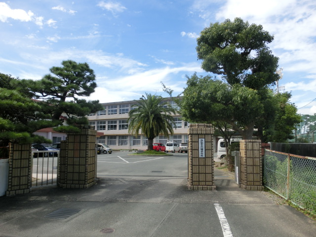 中学校　浜松市立八幡中学校（中学校）まで598m