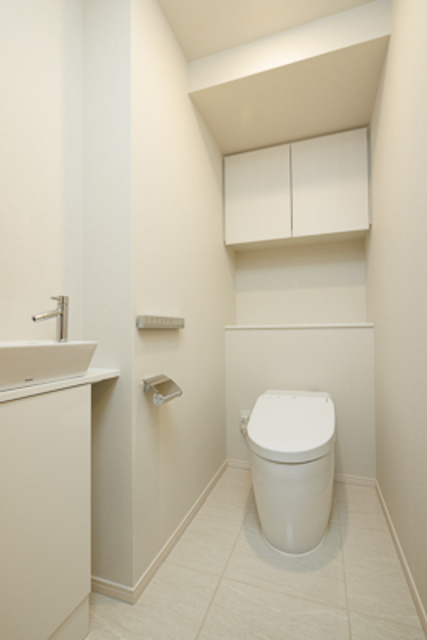 トイレ　※写真は同タイプ住戸です。