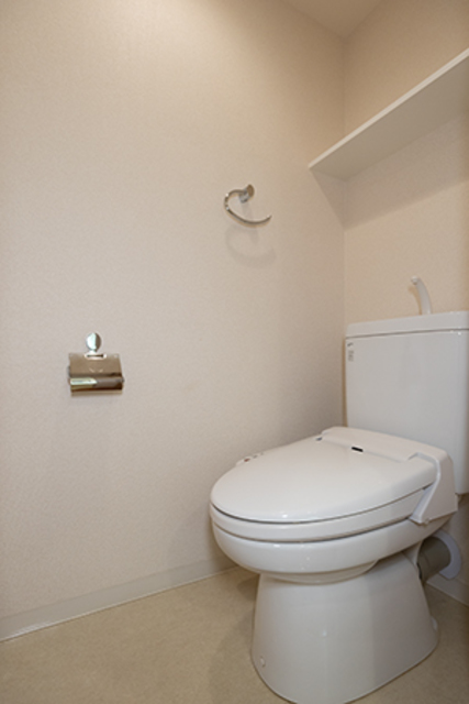 トイレ　※写真は同タイプ住戸です。