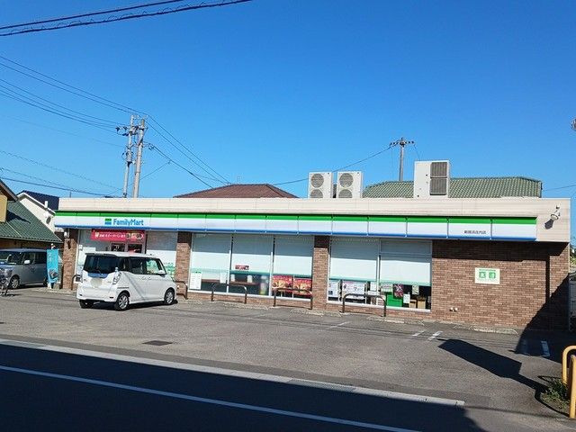 コンビニ　ファミリーマート新居浜庄内店（コンビニ）まで708m
