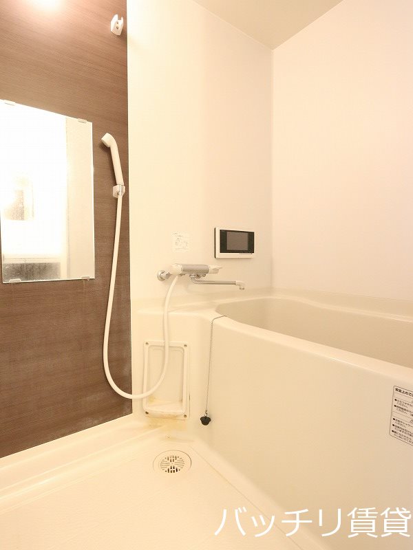 バス・シャワールーム　同型タイプの為、現状を優先いたします。