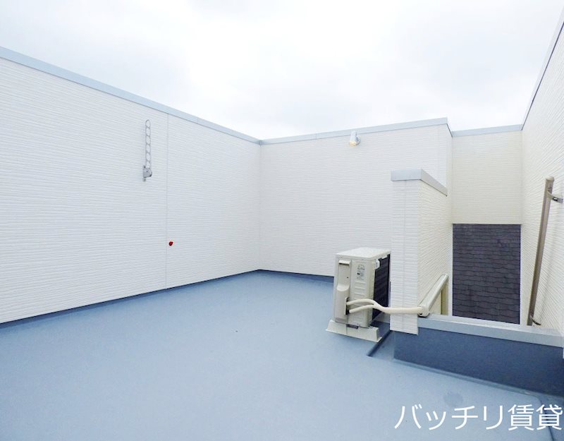 バルコニー　同型タイプの為、現状を優先いたします。