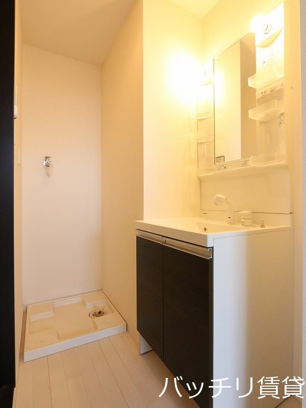 洗面設備　同型タイプの為、現状を優先いたします。