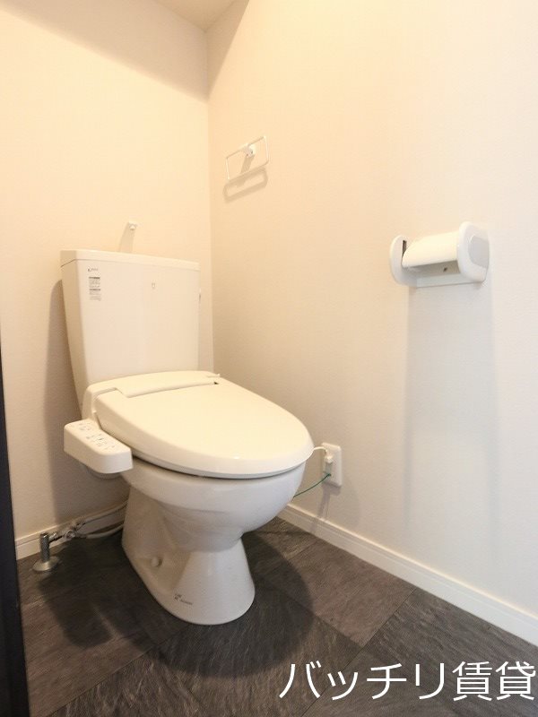 トイレ　同型タイプの為、現状を優先いたします。