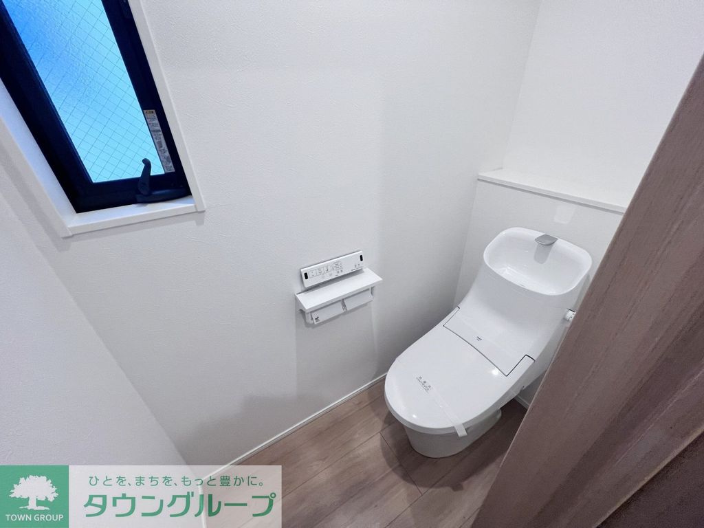 トイレ　２階温水洗浄便座トイレ