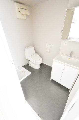 トイレ　今流行のアメリカンセパレート。流行の波に乗りませんか？