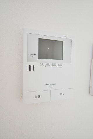 セキュリティ　TVモニターホンは安心ですね。誰か確認してから開けて下さいね