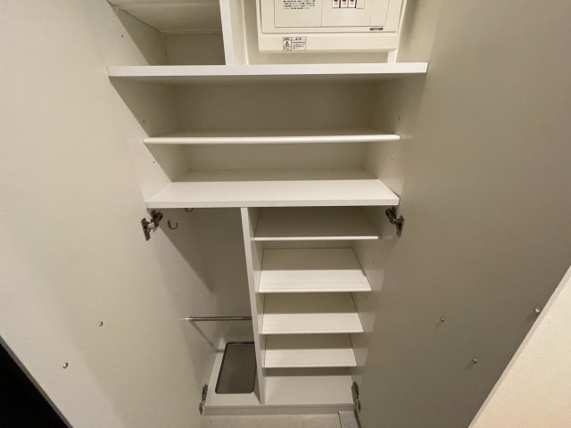 収納　(参考)同マンション別間取り他部屋の写真（間取り図が正）